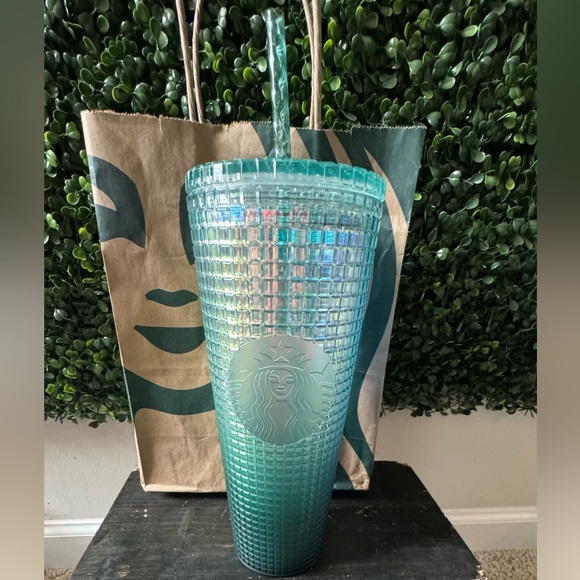 STARBUCKS VALENTINE HEART COLLECTION WITH ADDED STUDDED TUMBLER - Picture 11 of 14